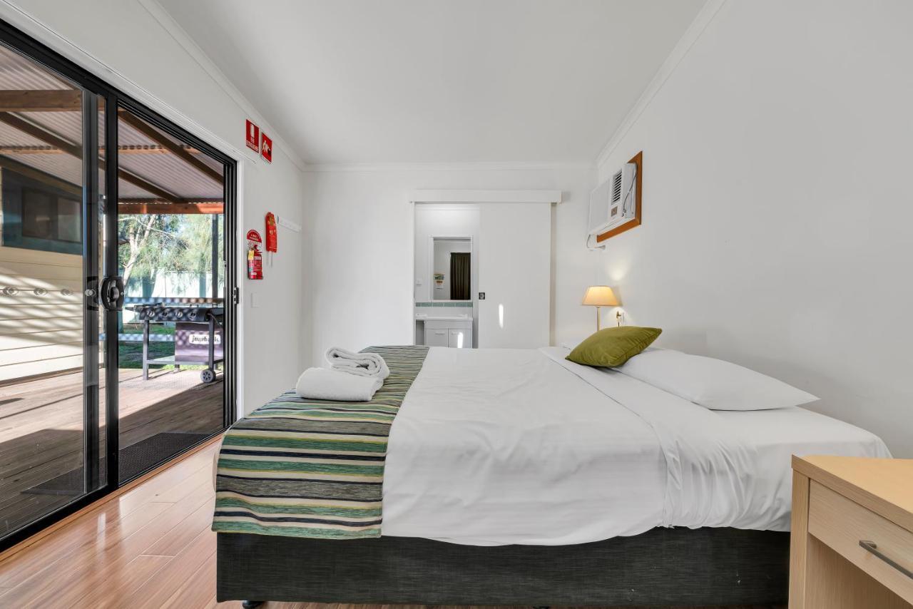 Ingenia Holidays Avina Vineyard Bagian luar foto